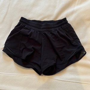 Lululemon Hotty Hot low rise 4” tall shorts black